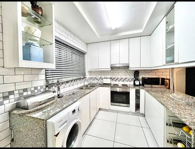 3 BEDROOM TOWNHOUSE FOR SALE IN LINCOLN MEADE